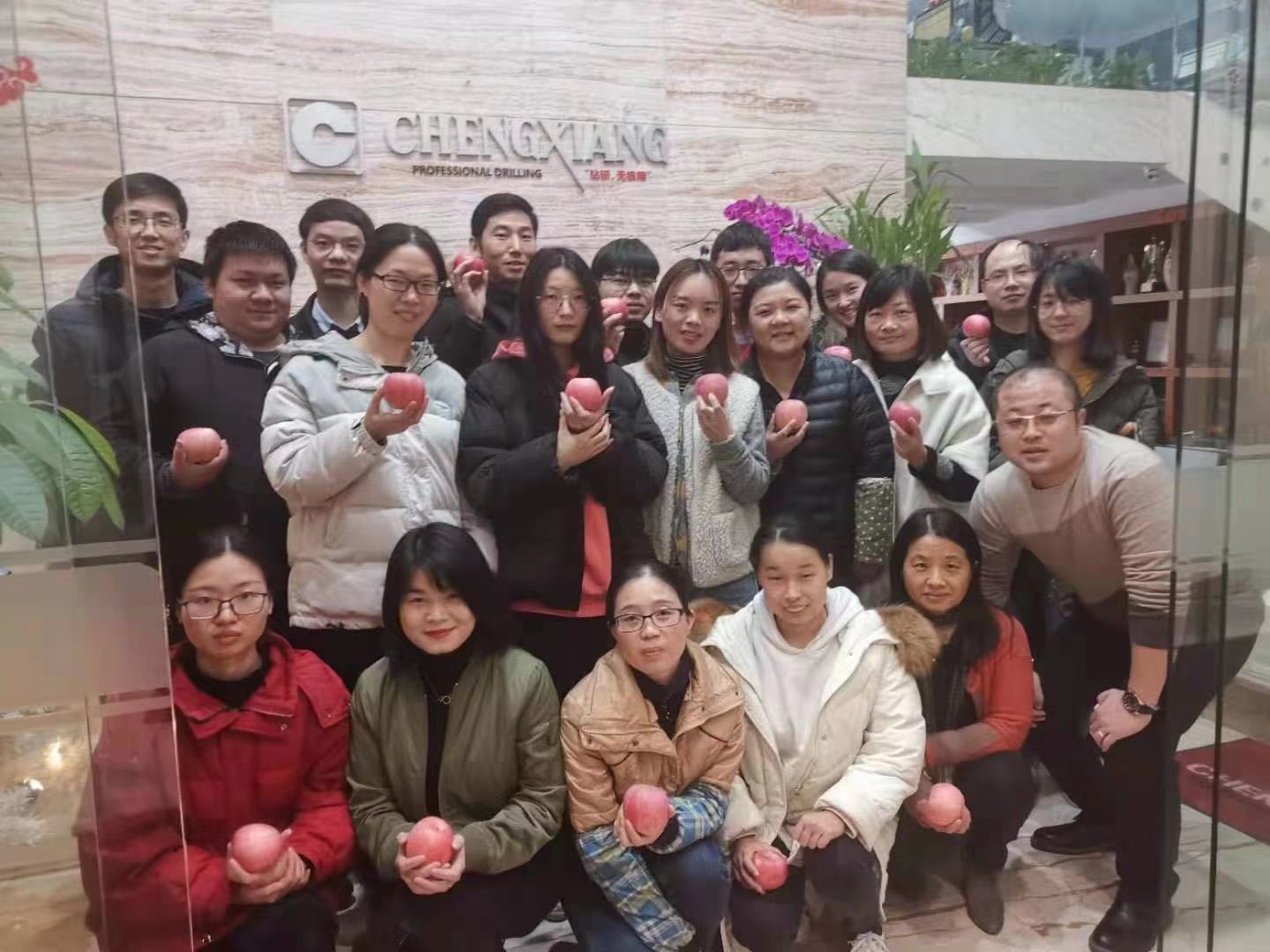 風(fēng)勁帆滿圖新志，砥礪奮進(jìn)正此時(shí)